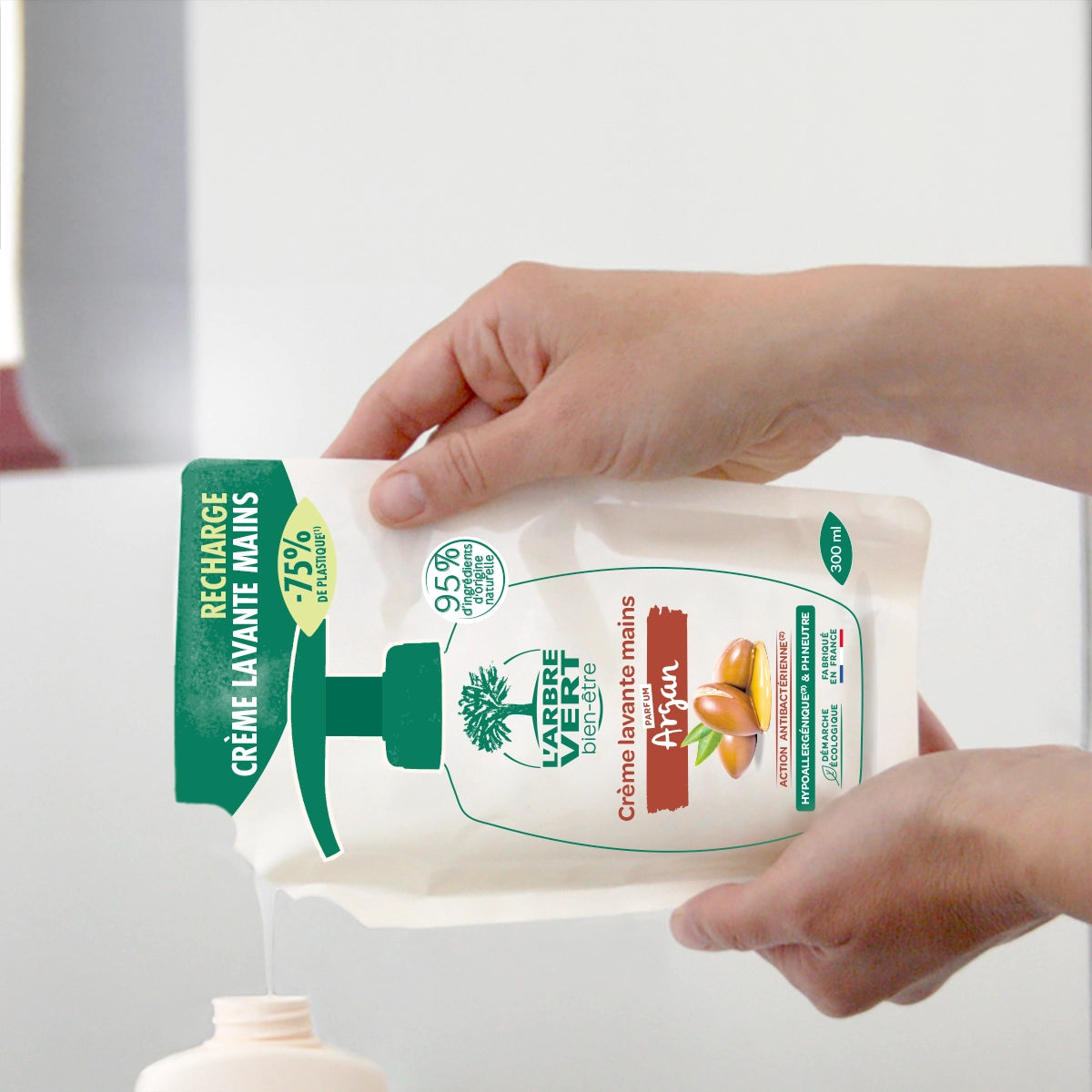 arbre-vert-hygi-ne-du-corps-recharge-savon-mains-argan-300-ml image 2