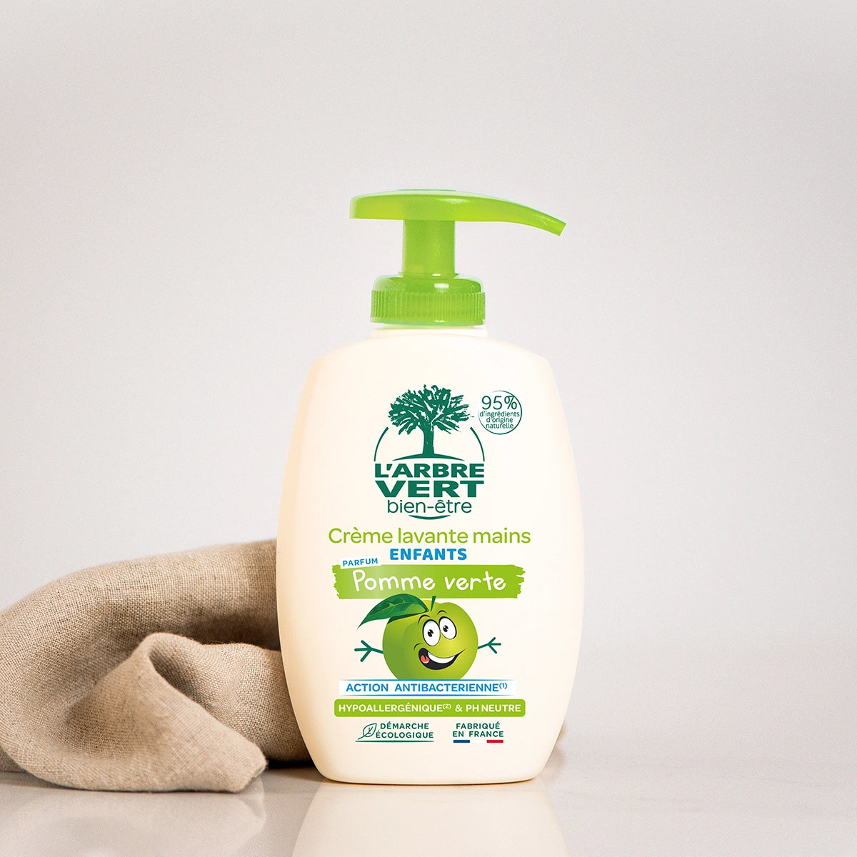 arbre-vert-enfants-cr-me-lavante-mains-300-ml-pomme image 4