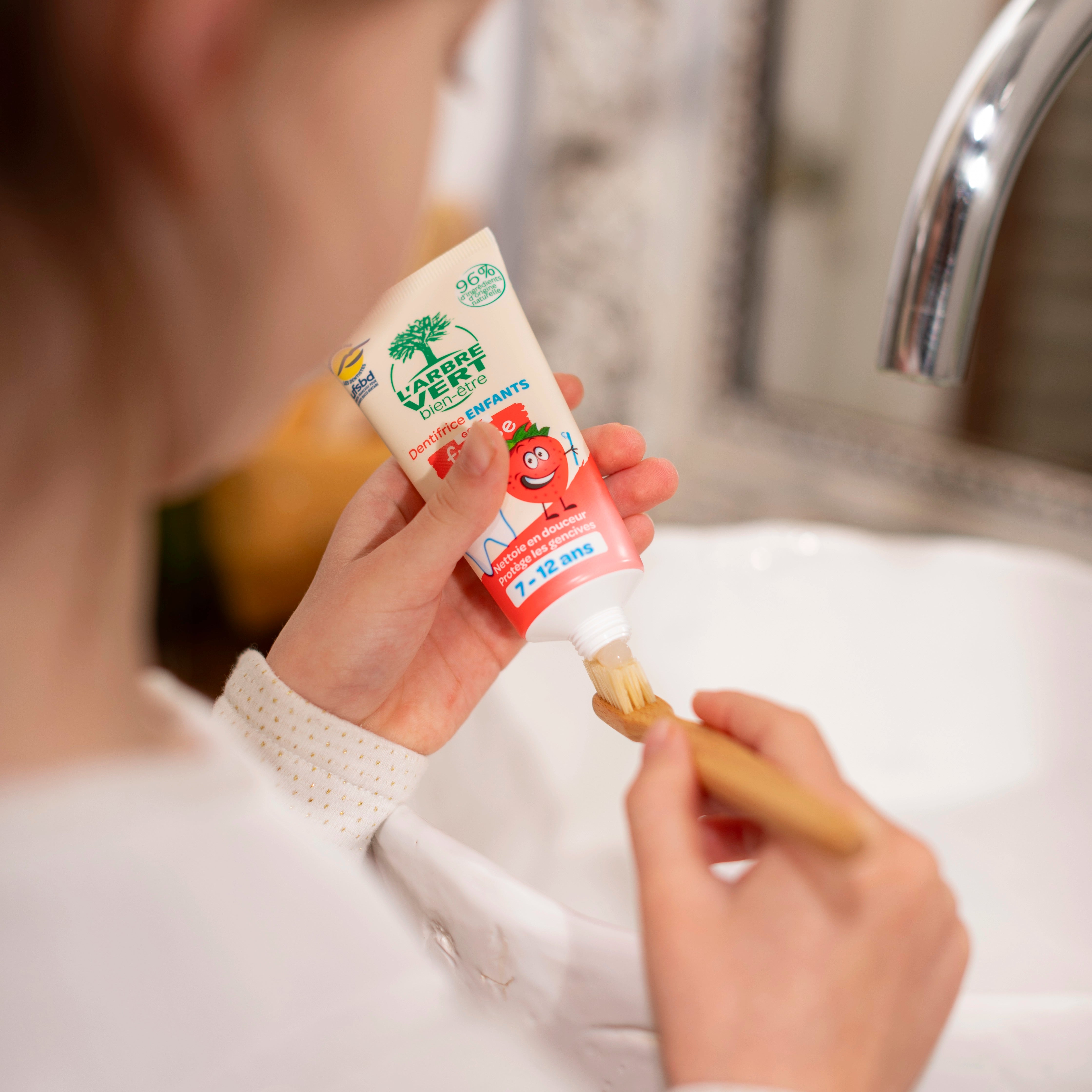arbre-vert-hygi-ne-dentifrice-enfants-7-12-ans-fraise-50-ml image 2